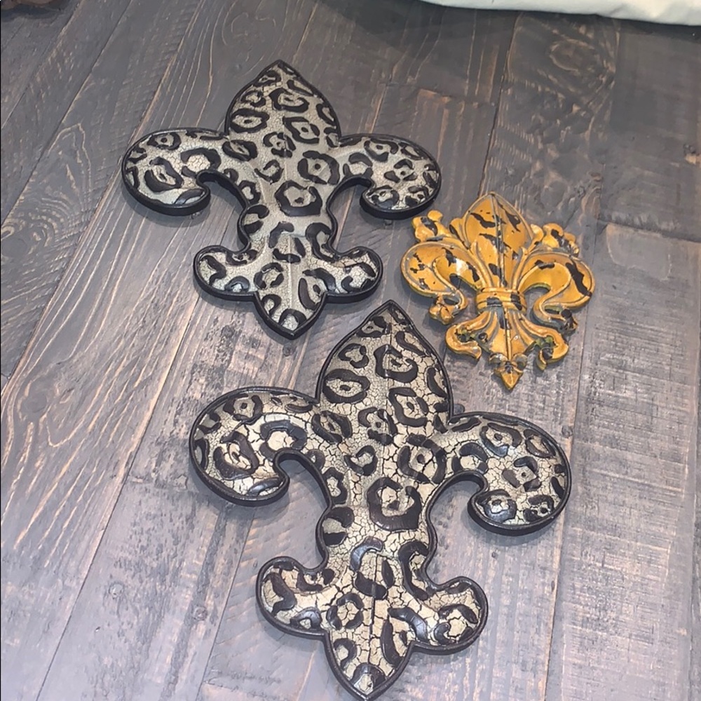 Fleur de lis Wall Decor
